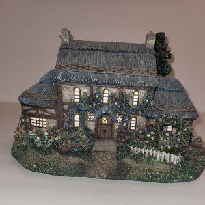 Julianne's Cottage Thomas Kinkade Lamplight Village Collection